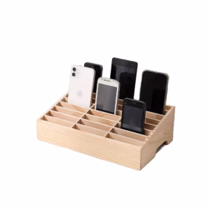 Klassiruumidesse ja koolidesse sobiv vastupidav puidust telefonihoidik, kuhu mahub korraga kuni 24 nutitelefoni. Mõõdud: 30 × 20 × 10 cm.